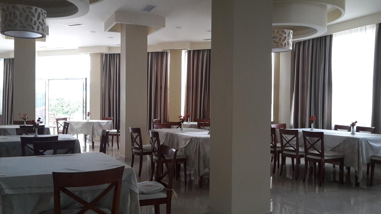 Hotel Blue Sky Golem  Zewnętrze zdjęcie