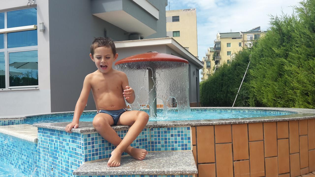 Hotel Blue Sky Golem  Zewnętrze zdjęcie