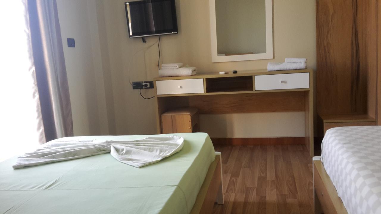 Hotel Blue Sky Golem  Zewnętrze zdjęcie