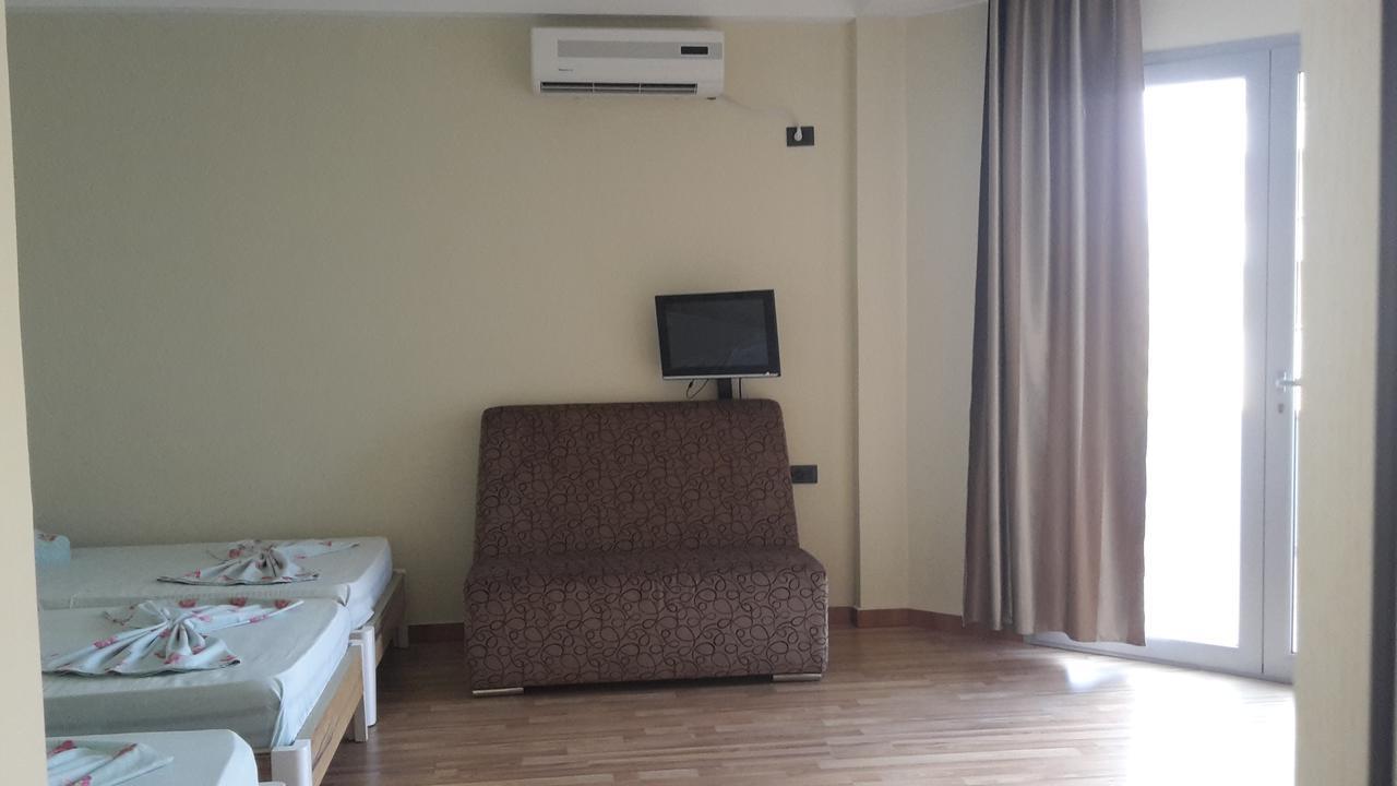 Hotel Blue Sky Golem  Zewnętrze zdjęcie